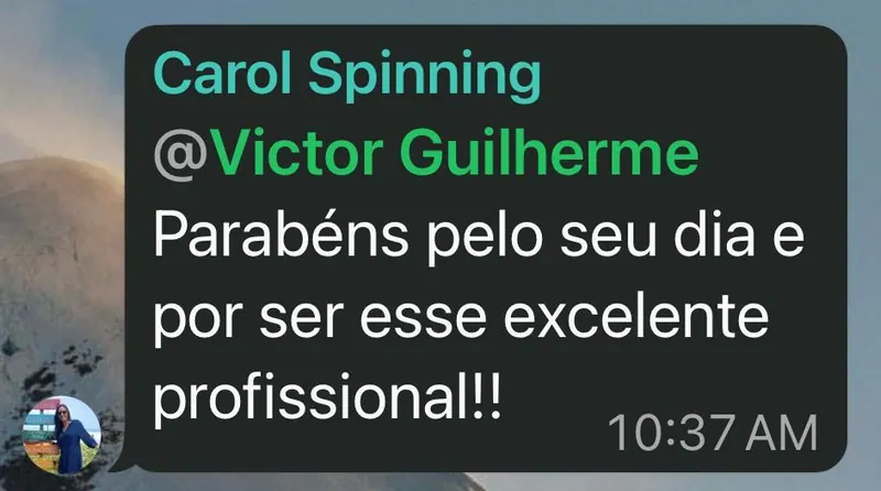 Print real do WhatsApp de Carol elogiando Victor como excelente profissional.